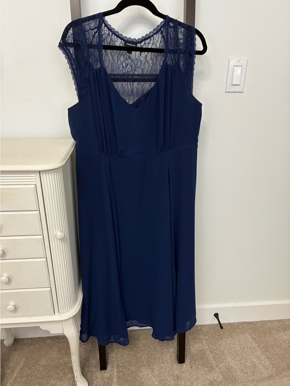 Elegant Navy Blue Lace-on-top Midi Dress from torrid. Size 14. Feminine pretty